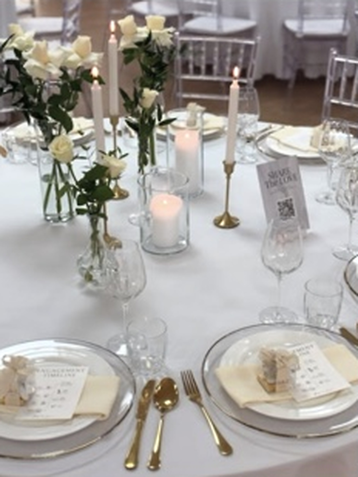 Festbord med levende lys